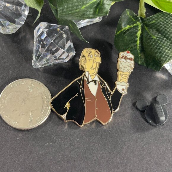 Disney Edgar Aristocat Trading Pin Butler Ice Cream Sundae Lapel Pin Brooch Gift - Picture 2 of 6